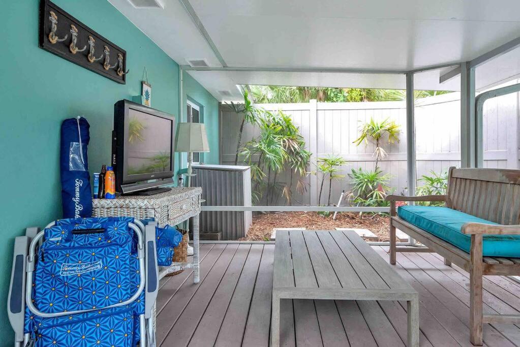 Charming Studio W Pool One Mile To Beach Pets Welcome Lake Worth Beach Exterior foto
