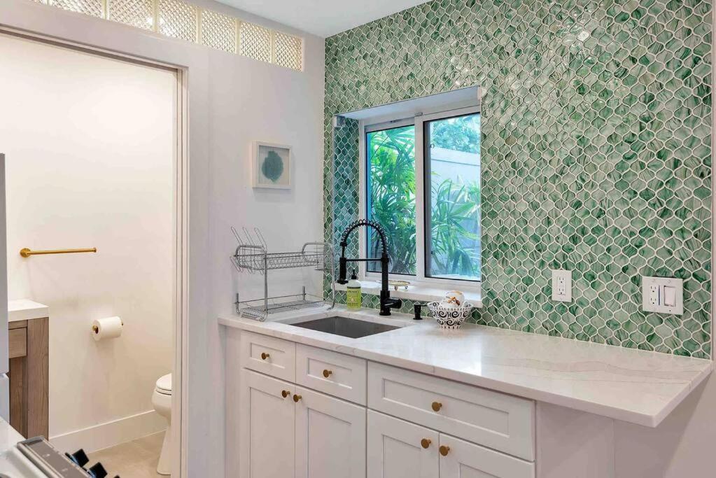 Charming Studio W Pool One Mile To Beach Pets Welcome Lake Worth Beach Exterior foto